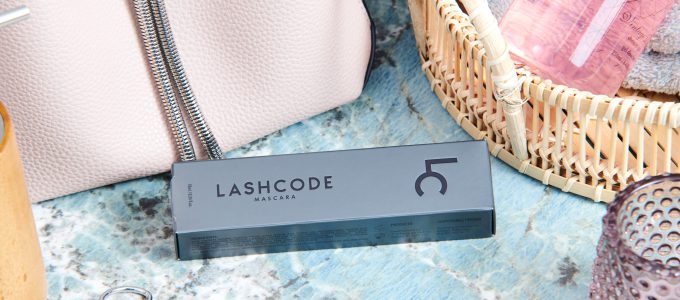 Три типа мигли и една спирала Lashcode. Неоспорим козметичен тест